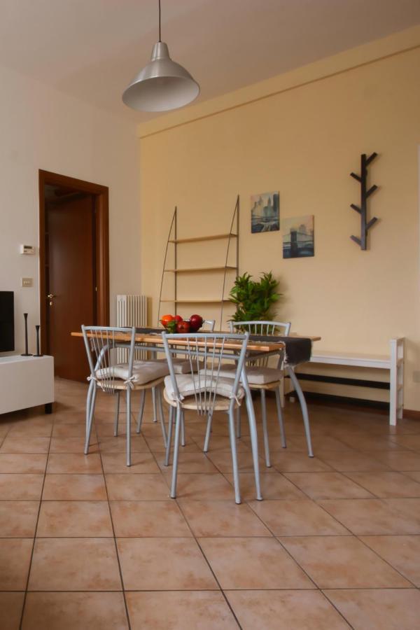 Shakira Apartments Parma Esterno foto